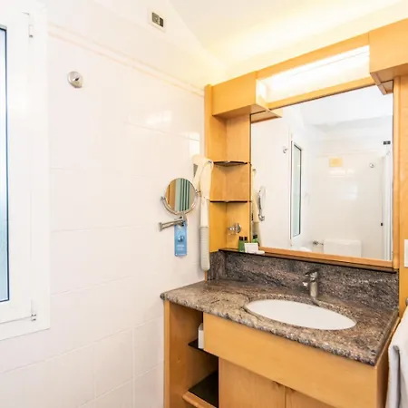 Hotel Riva Degli Etruschi 4*